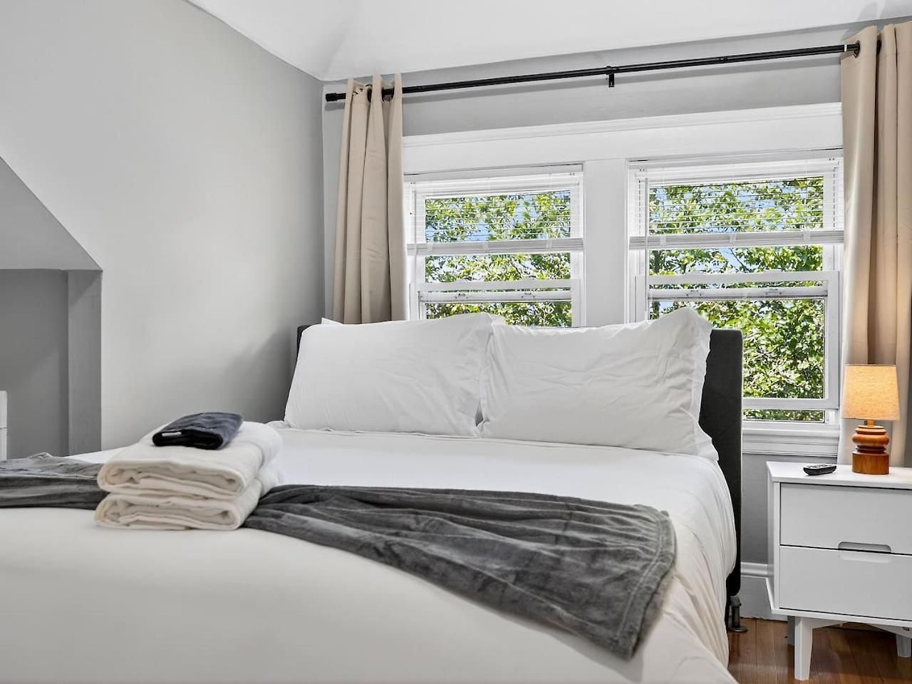 Charming 1br In With Free Parking Boston