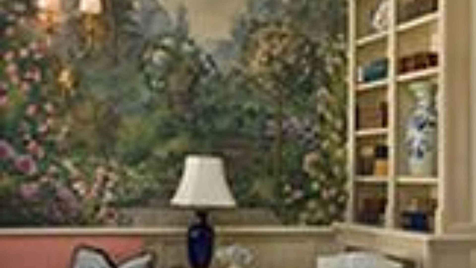 The College Club Of 3*