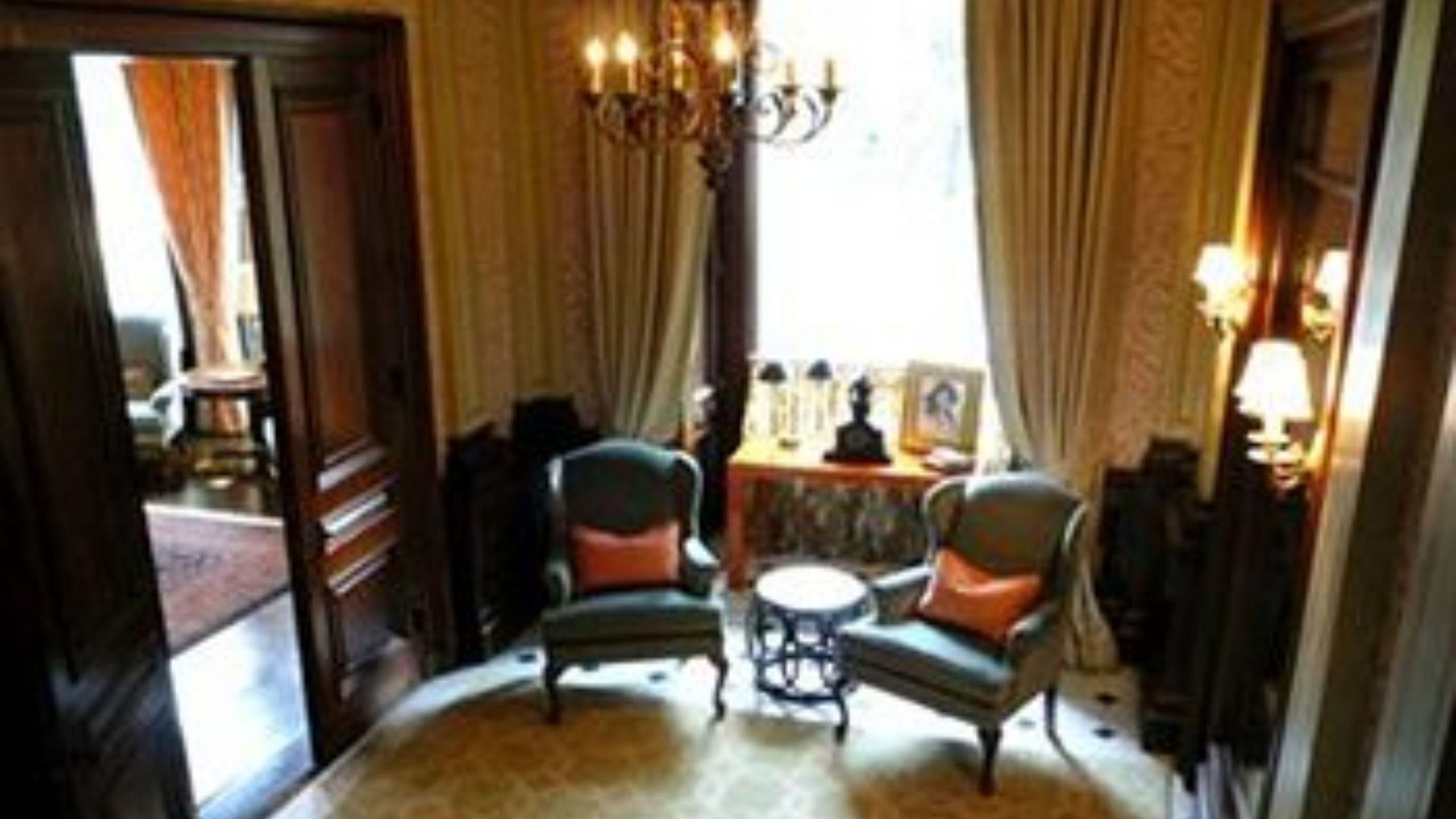 Bed & Breakfast The College Club Of 3*