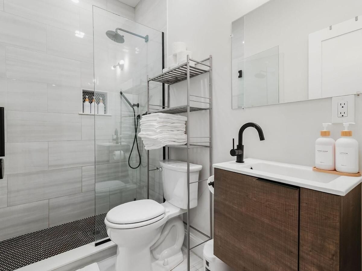 Apartment Modern 5b3b In Steps To Convention Center *