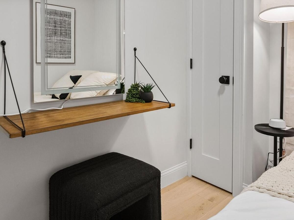 Modern 5b3b In Steps To Convention Center Apartment Boston