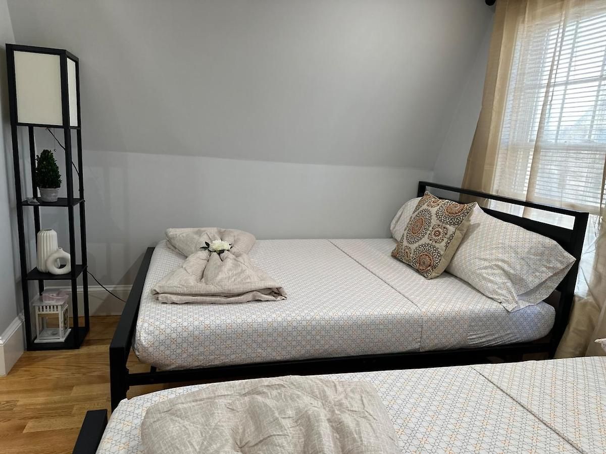 Apartment 85c Brand New 3brwalk To Transit, Near *