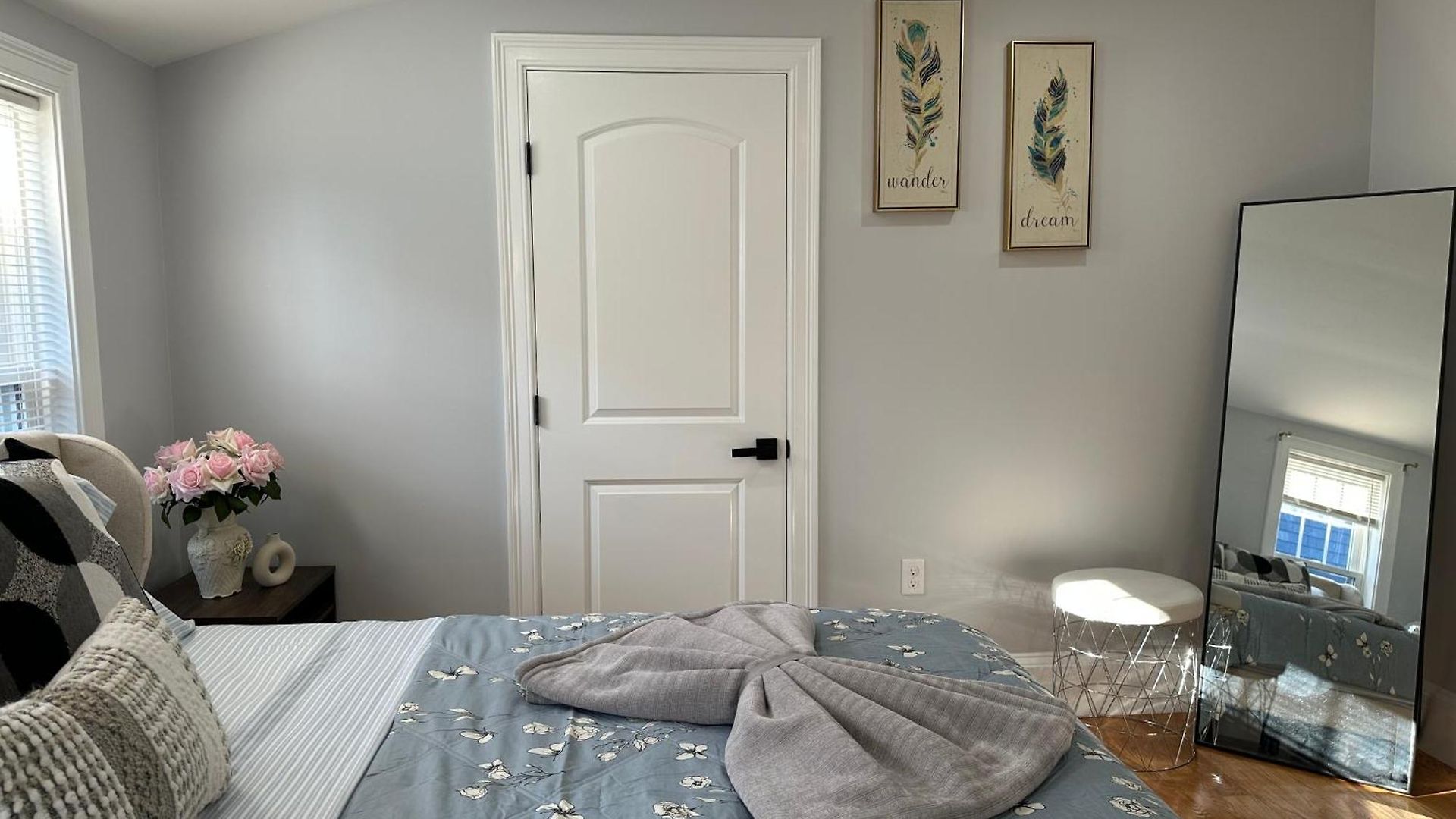 Apartment 85c Brand New 3brwalk To Transit, Near