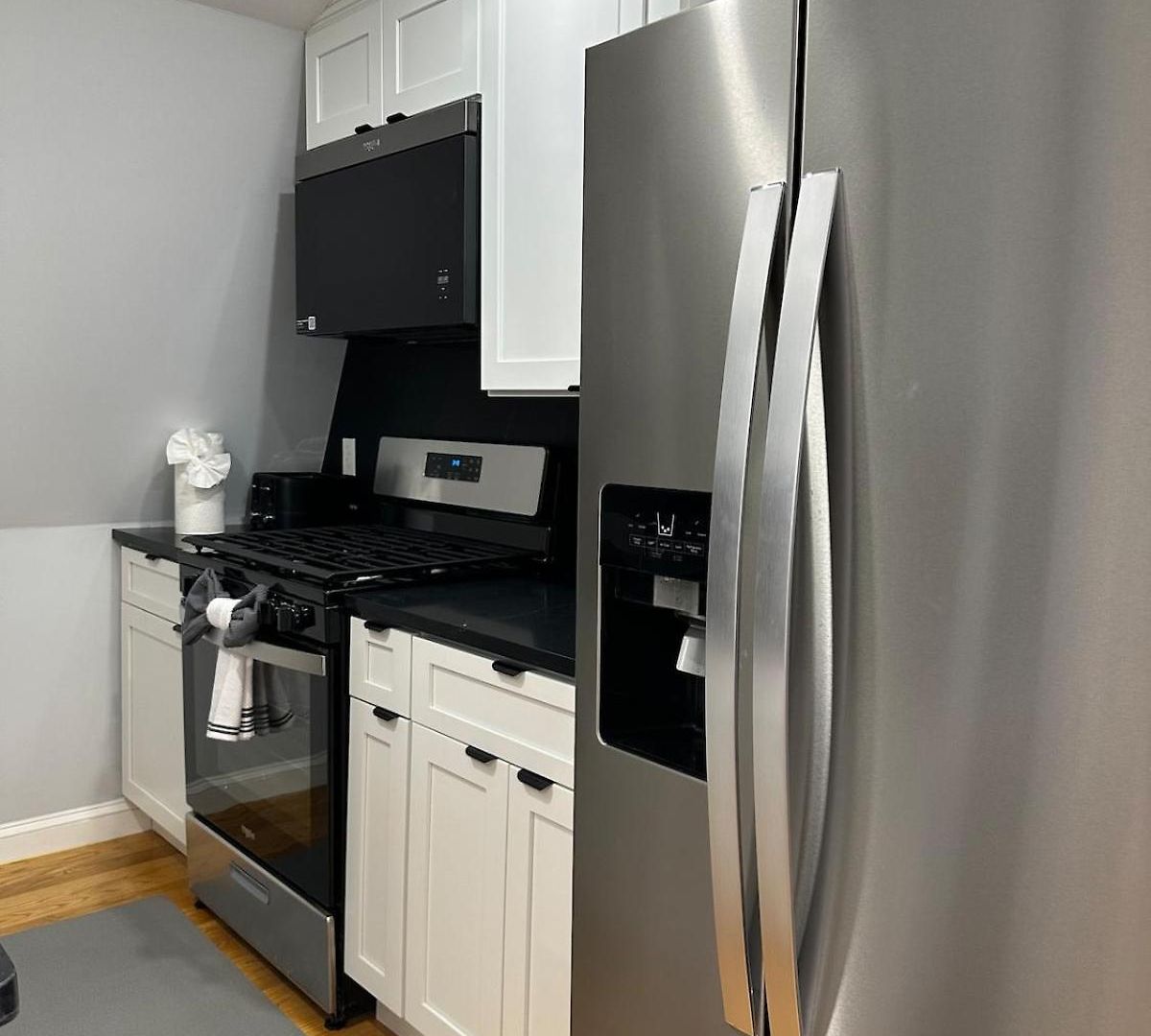 Apartment 85c Brand New 3brwalk To Transit, Near