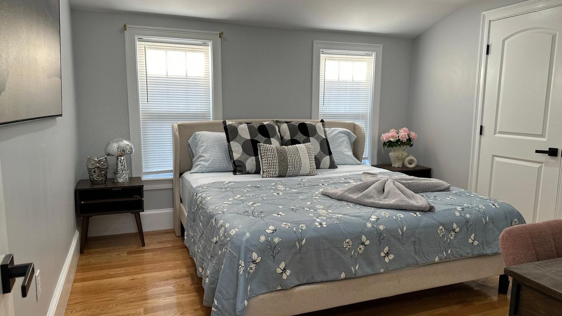 85c Brand New 3brwalk To Transit, Near Apartment Boston