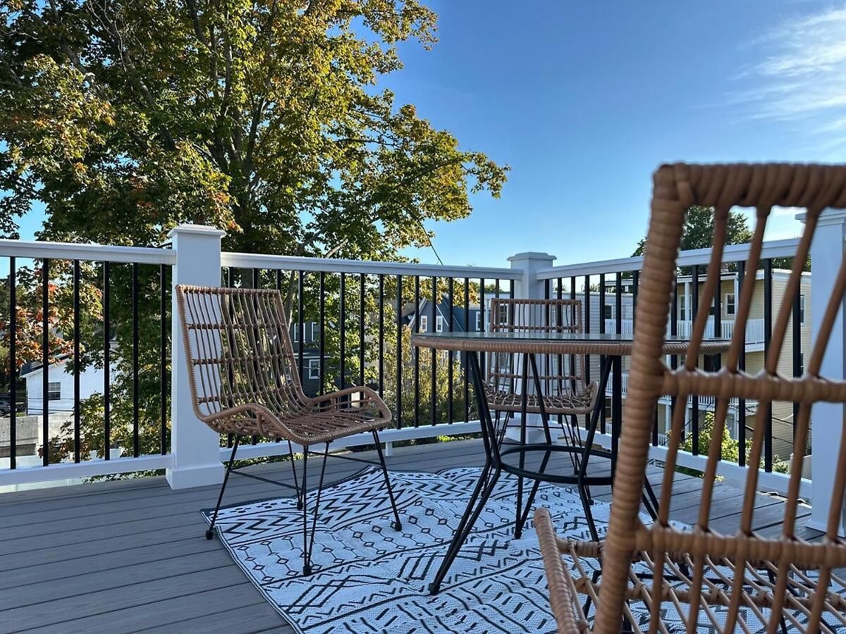 85c Brand New 3brwalk To Transit, Near Boston
