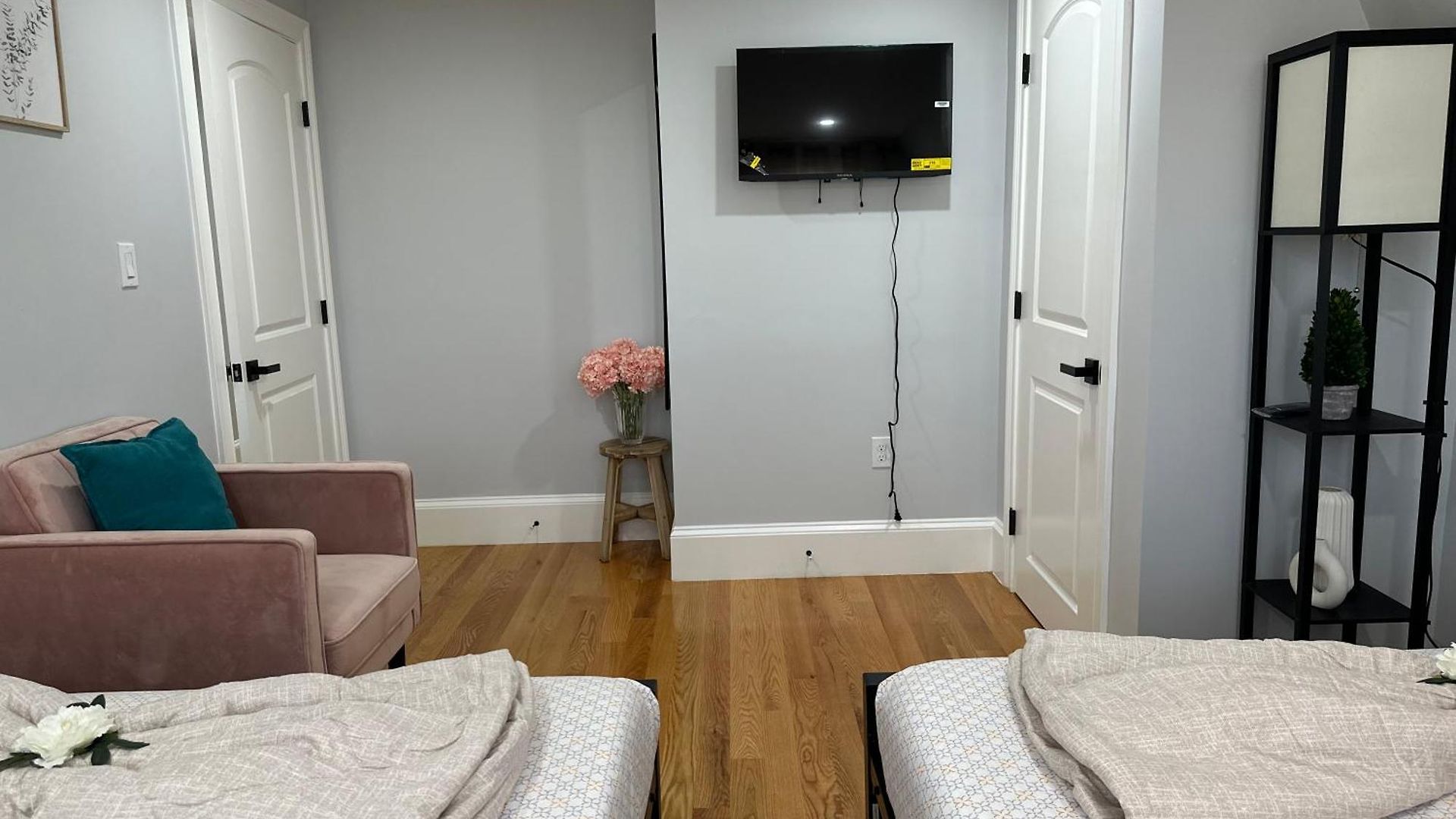 85c Brand New 3brwalk To Transit, Near Apartment *