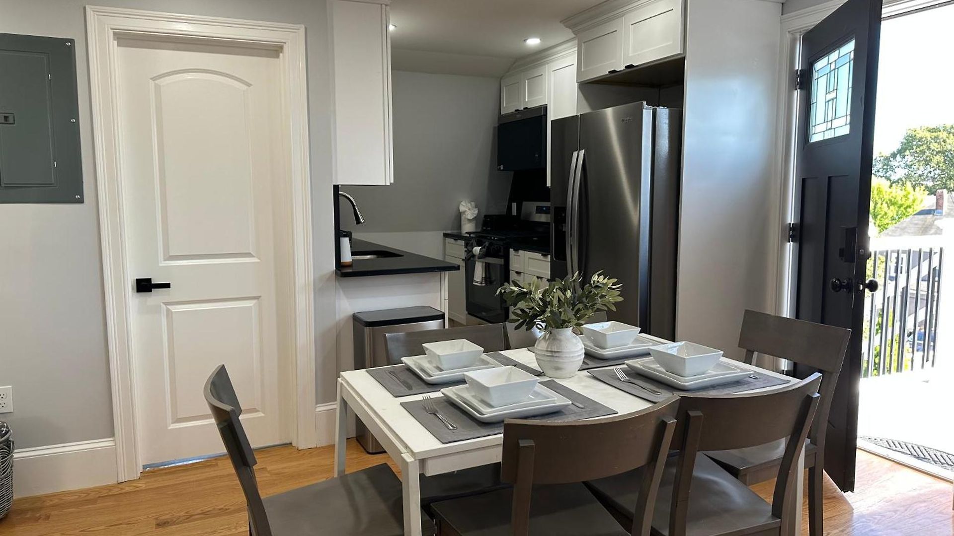 85c Brand New 3brwalk To Transit, Near Apartment *