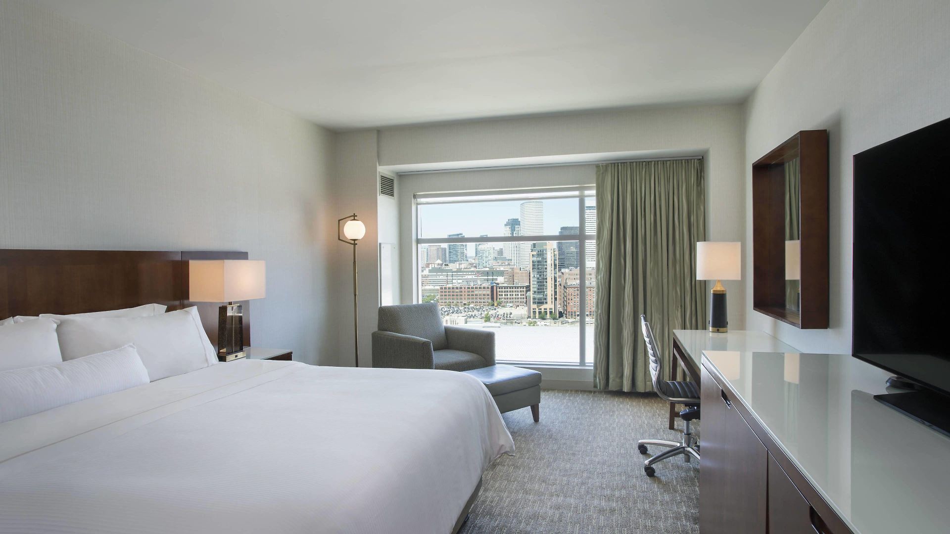 The Westin Seaport District Hotel 4*