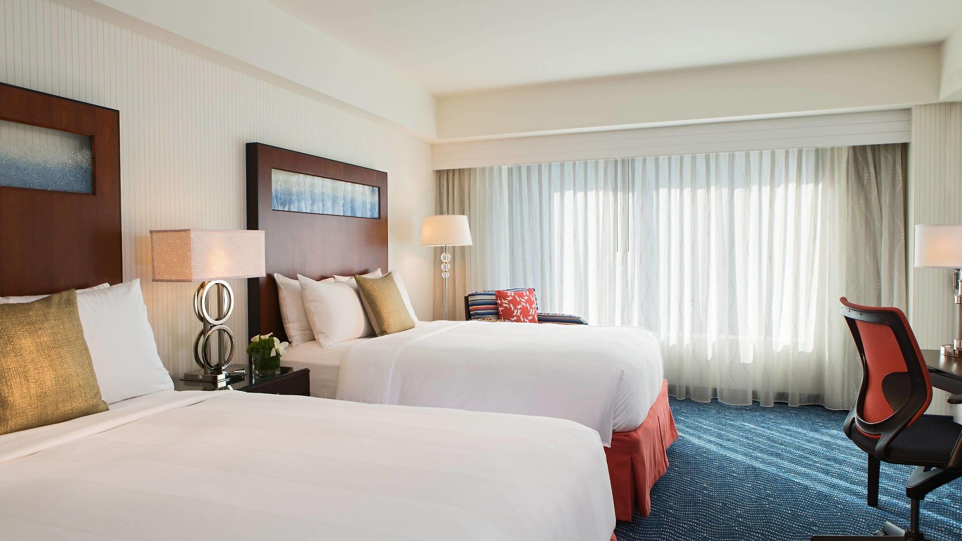 Renaissance Seaport District 4* Boston