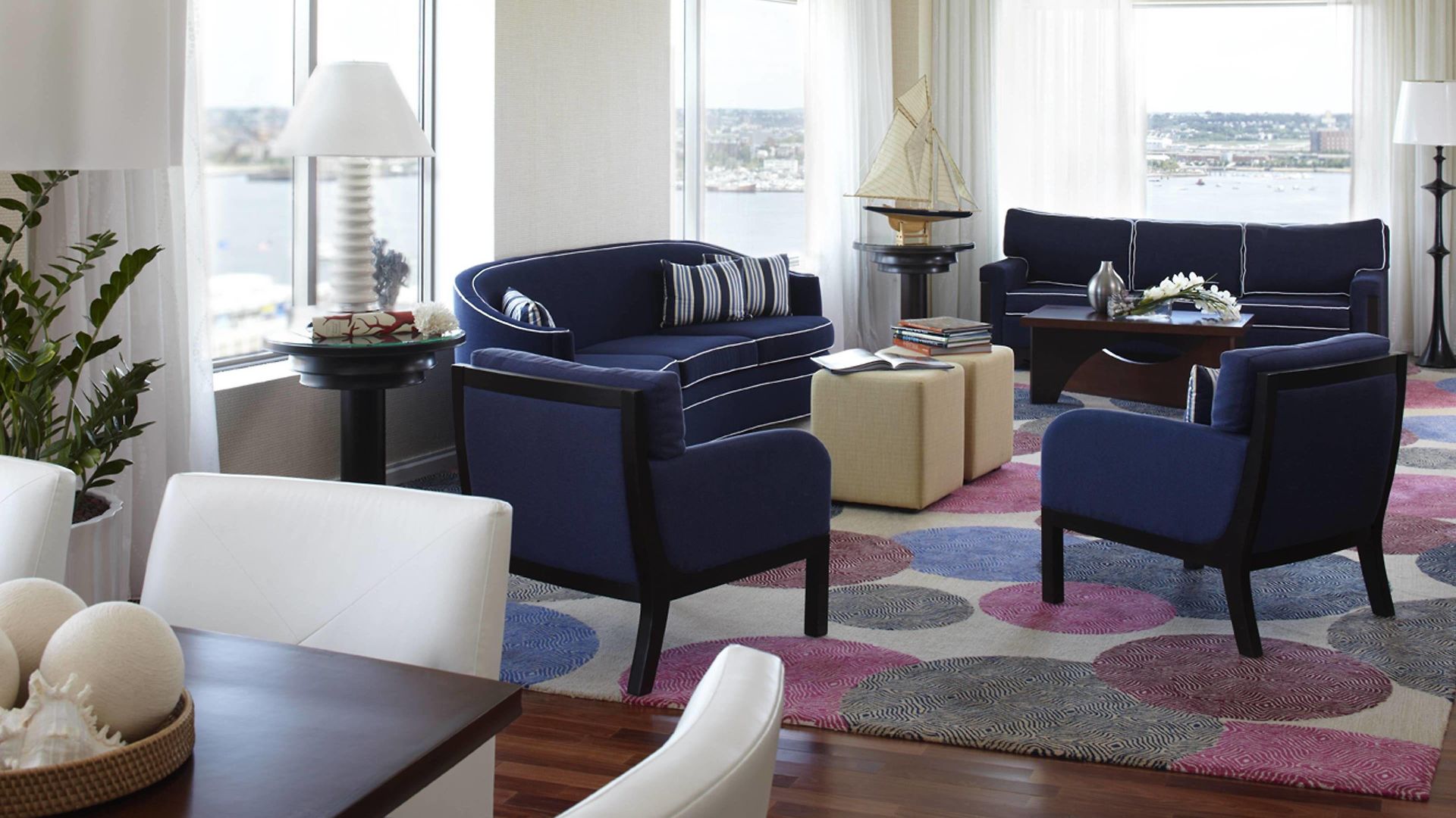 Renaissance Seaport District Hotel 4*