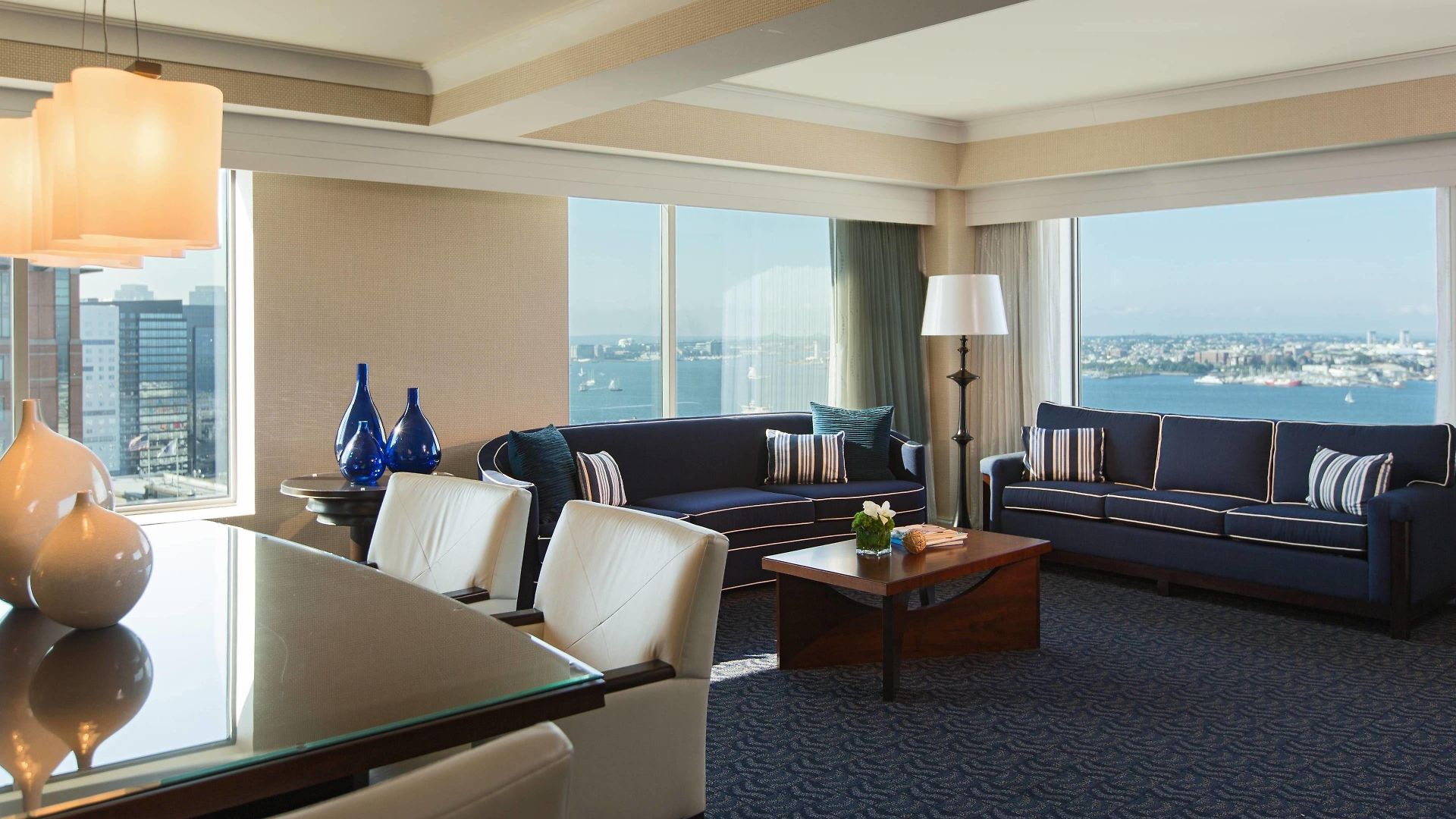 Renaissance Seaport District Hotel 4*