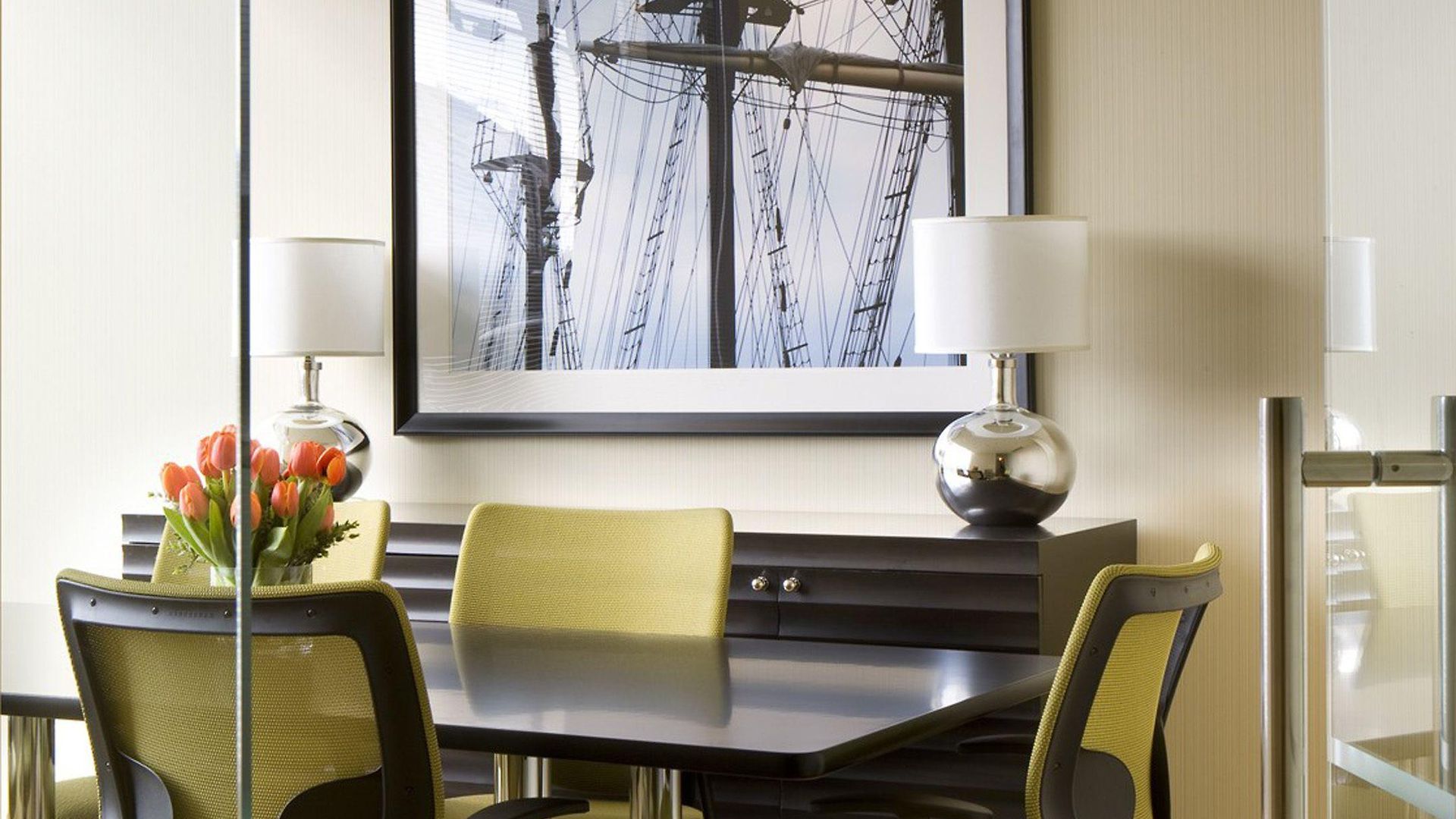 Hotel Renaissance Seaport District