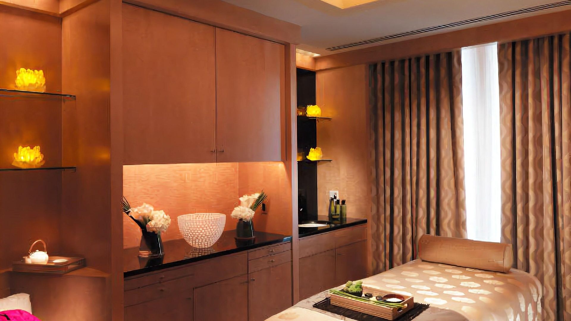 Mandarin Oriental, Hotel