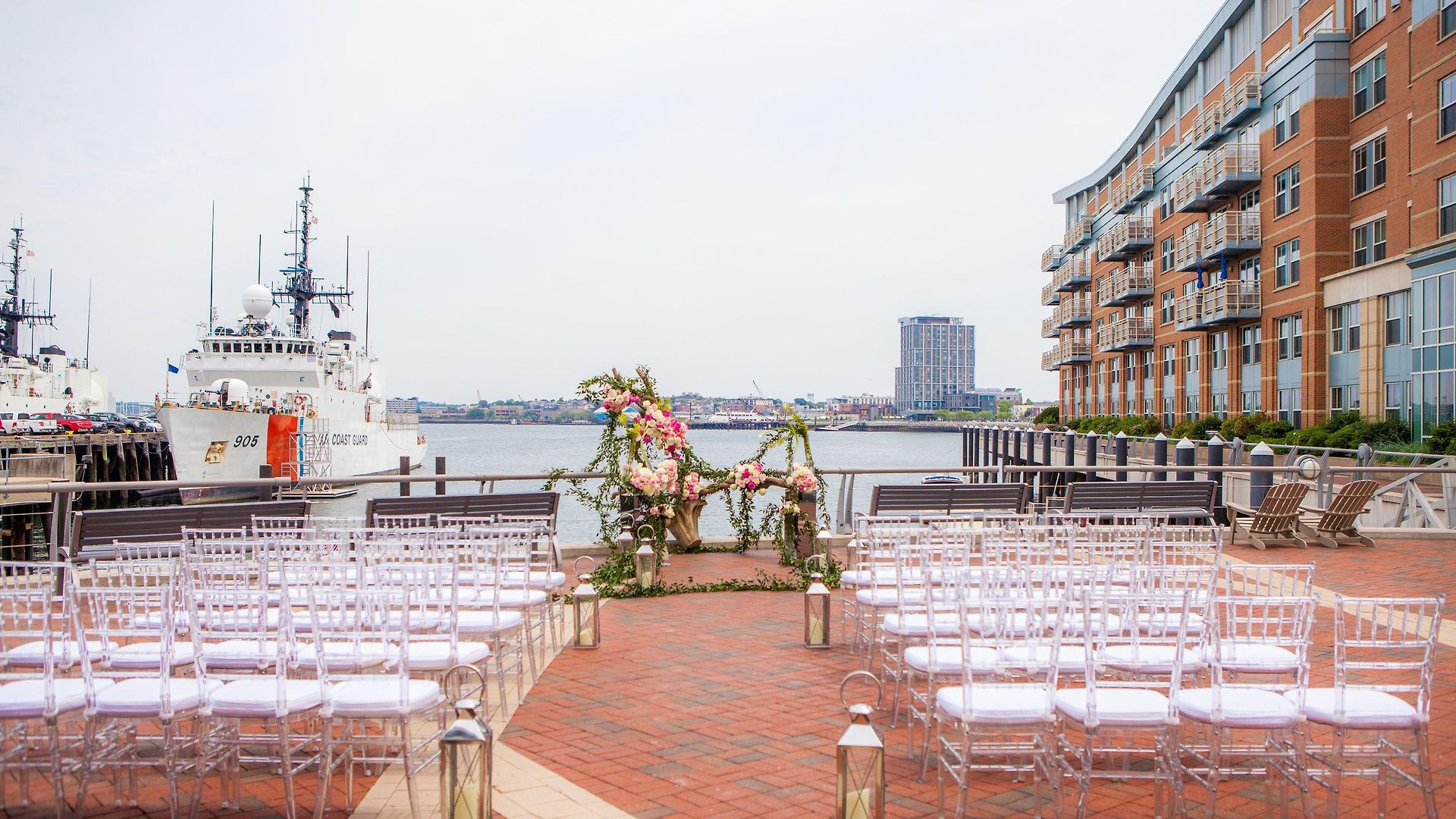 Battery Wharf Hotel, Waterfront Hotel