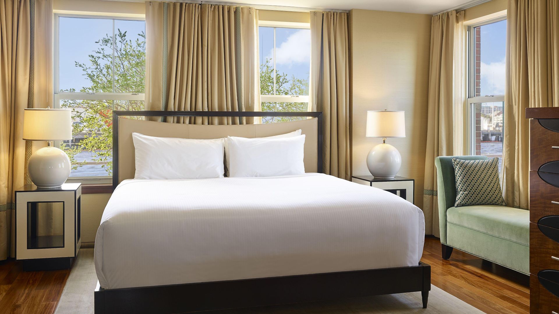 Battery Wharf Hotel, Waterfront 4* Boston