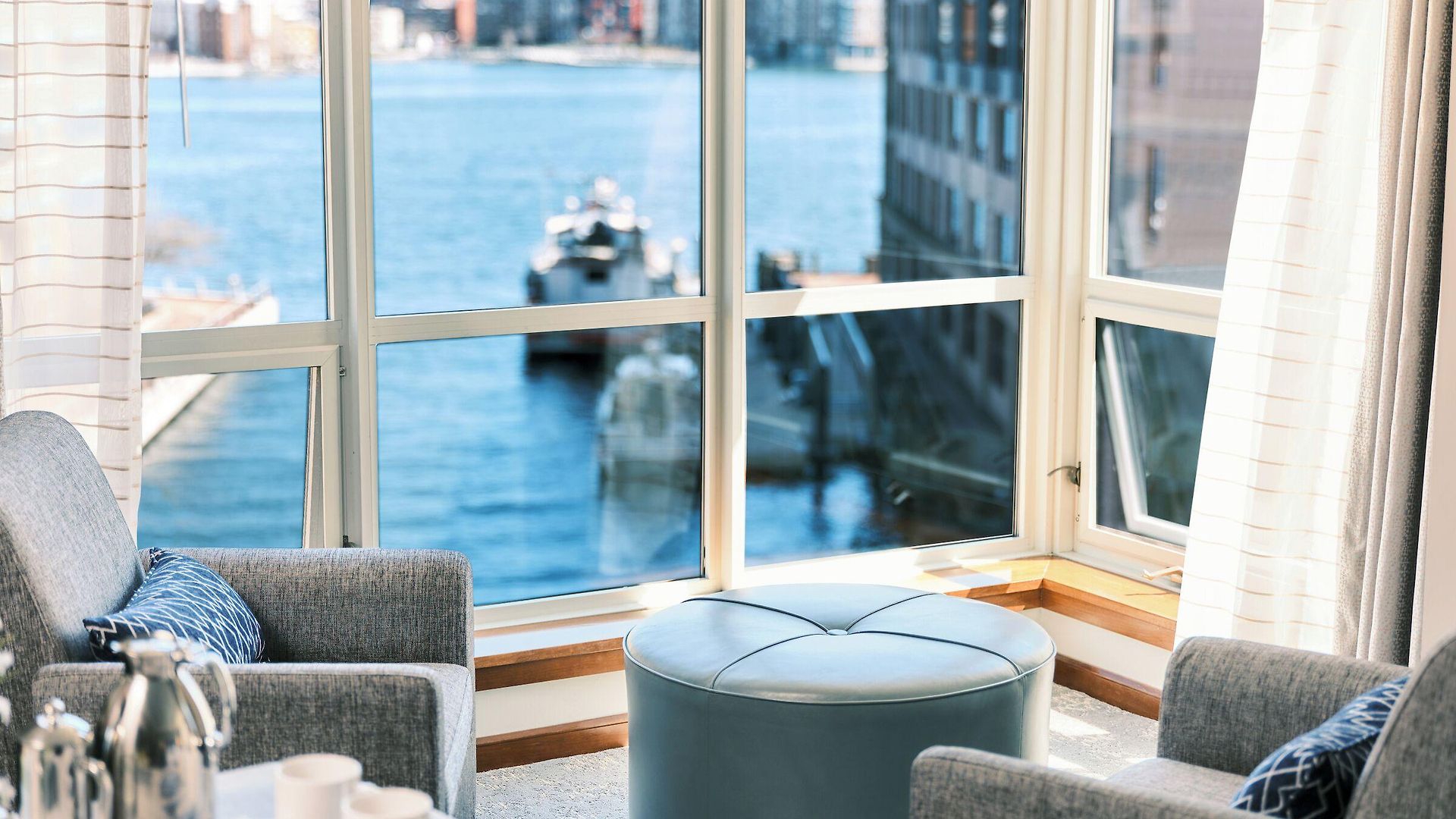 Battery Wharf Hotel, Waterfront