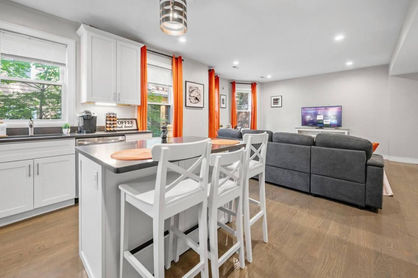 Luxury 3br In With Roku Tv Apartment