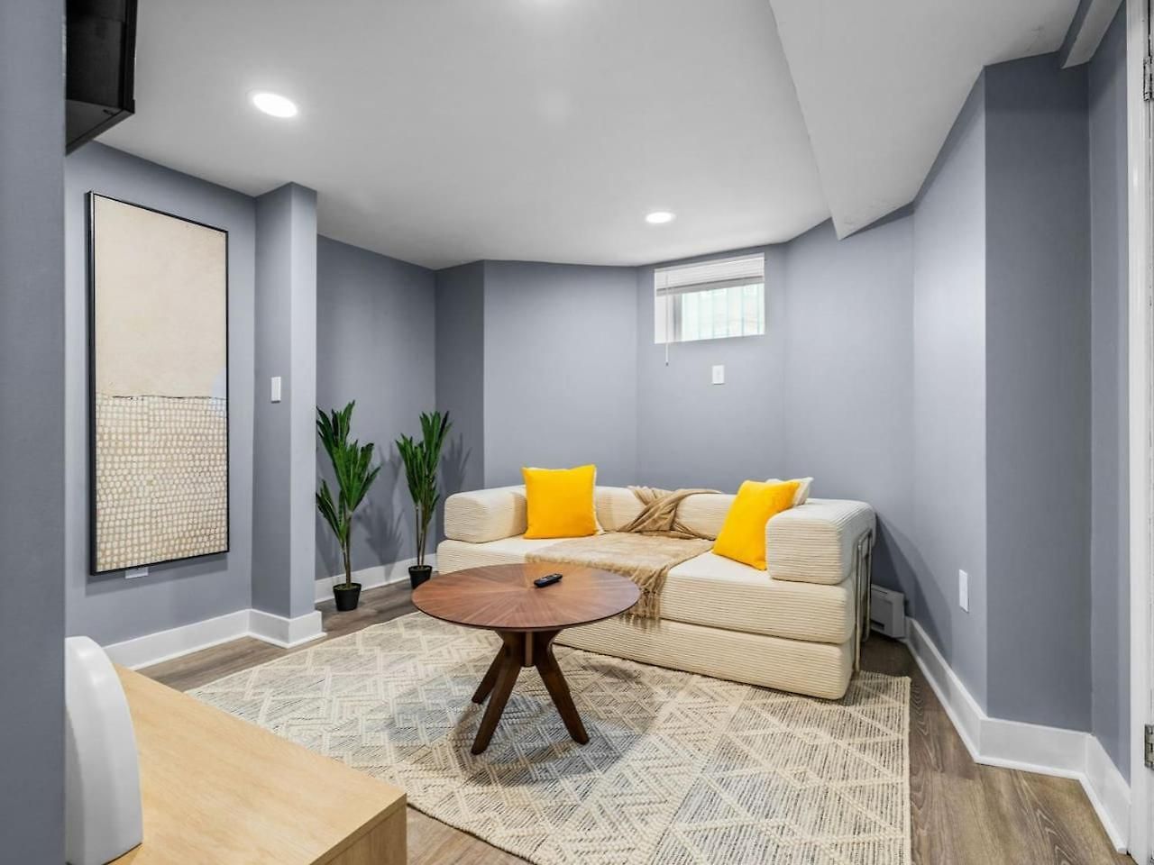 Luxury 2br In With Free Parking Apartment *