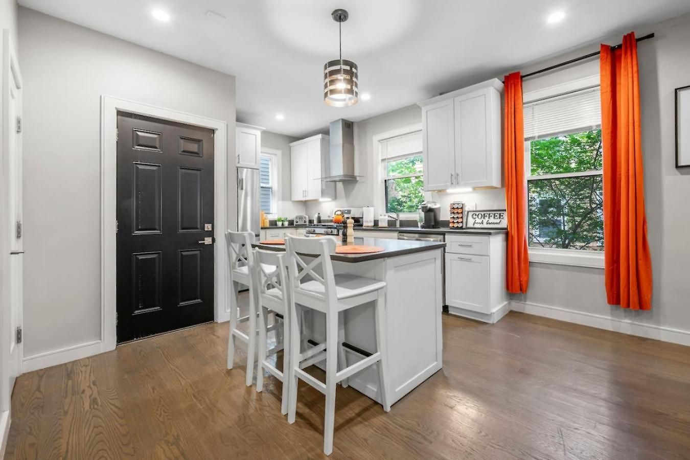 Luxury 3br In With Roku Tv Apartment *