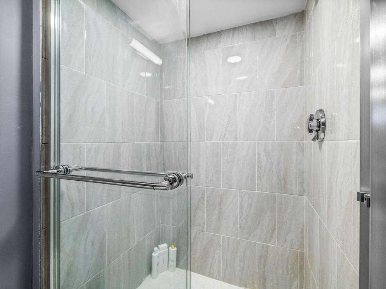 Luxury 2br In With Free Parking Boston