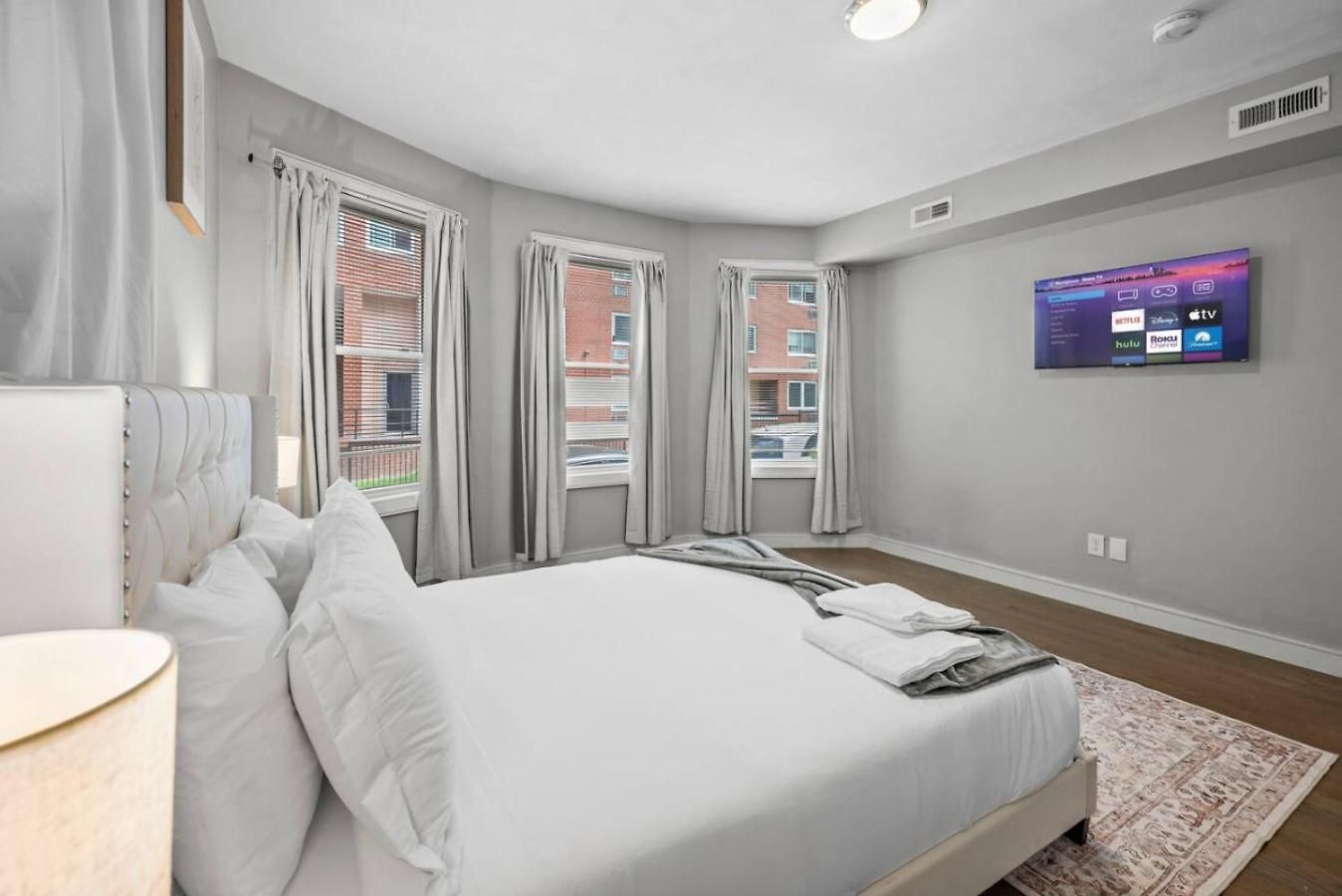 Luxury 3br In With Roku Tv *