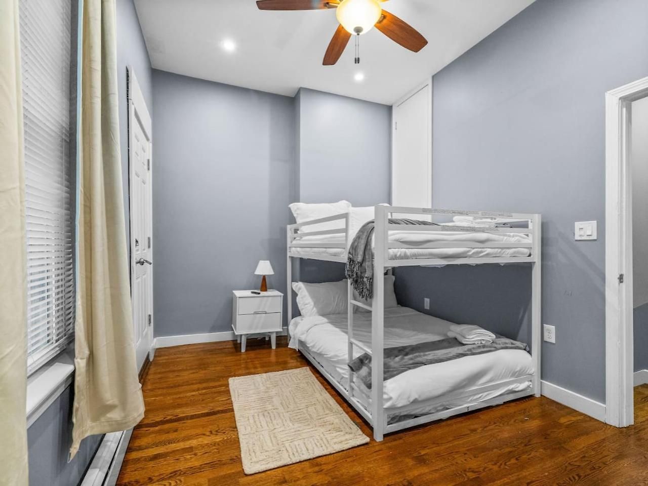 Apartment Luxury 2br In With Free Parking