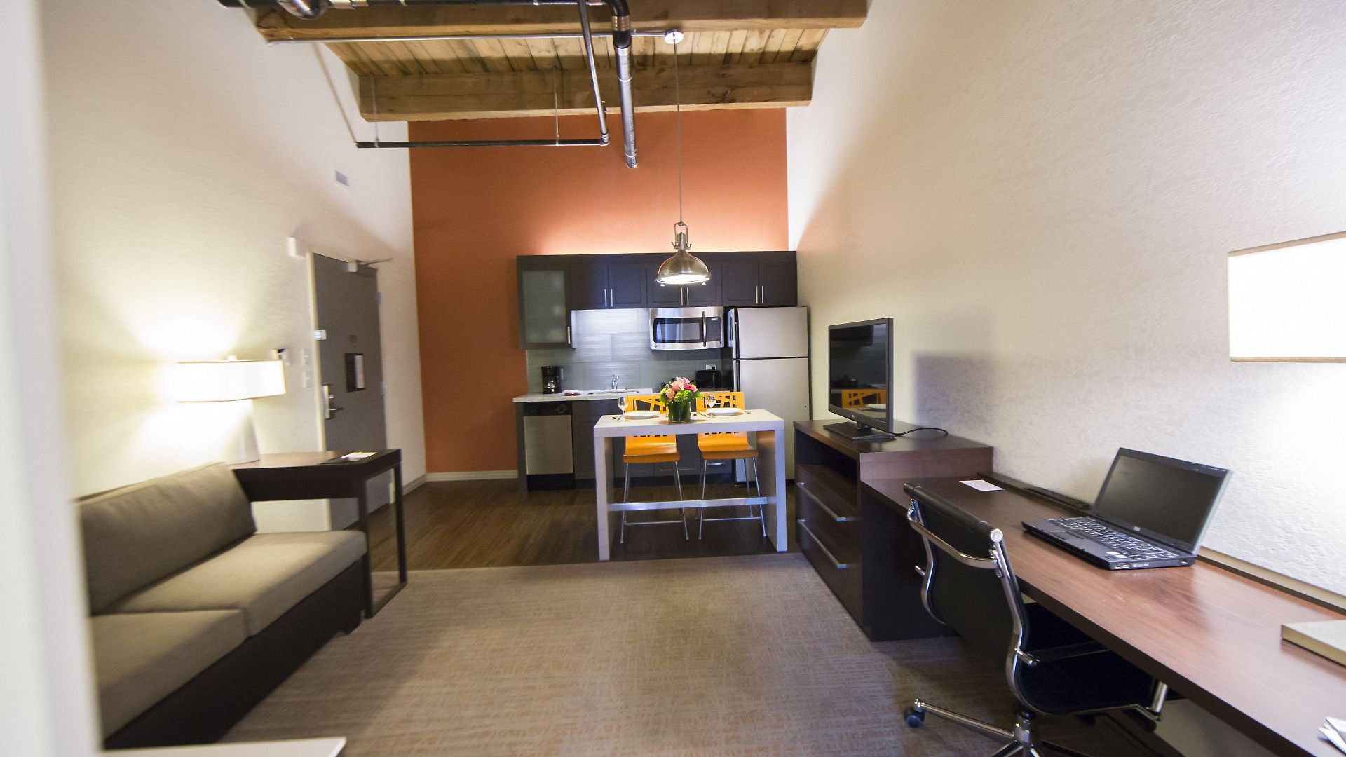 Hotel By Marriott Downtown Seaport 3*