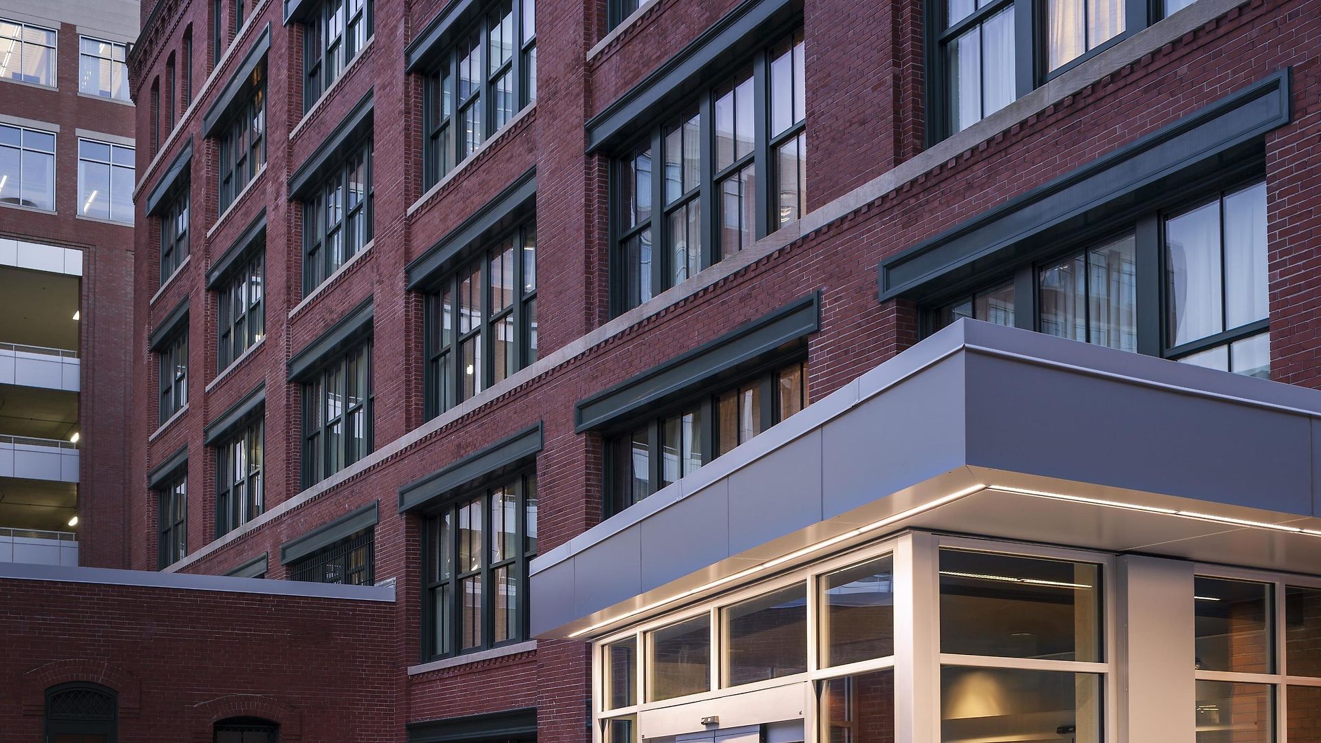 By Marriott Downtown Seaport 3* Boston