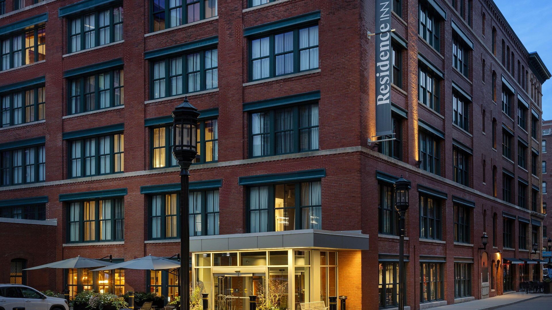 Hotel By Marriott Downtown Seaport Boston