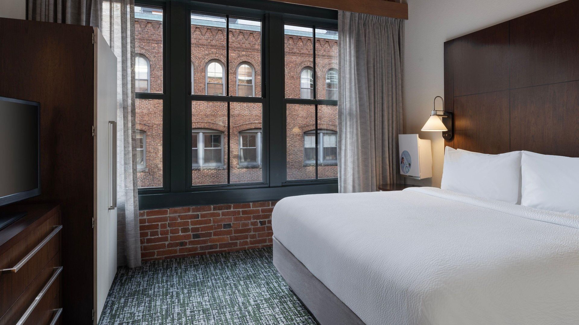 Hotel By Marriott Downtown Seaport Boston
