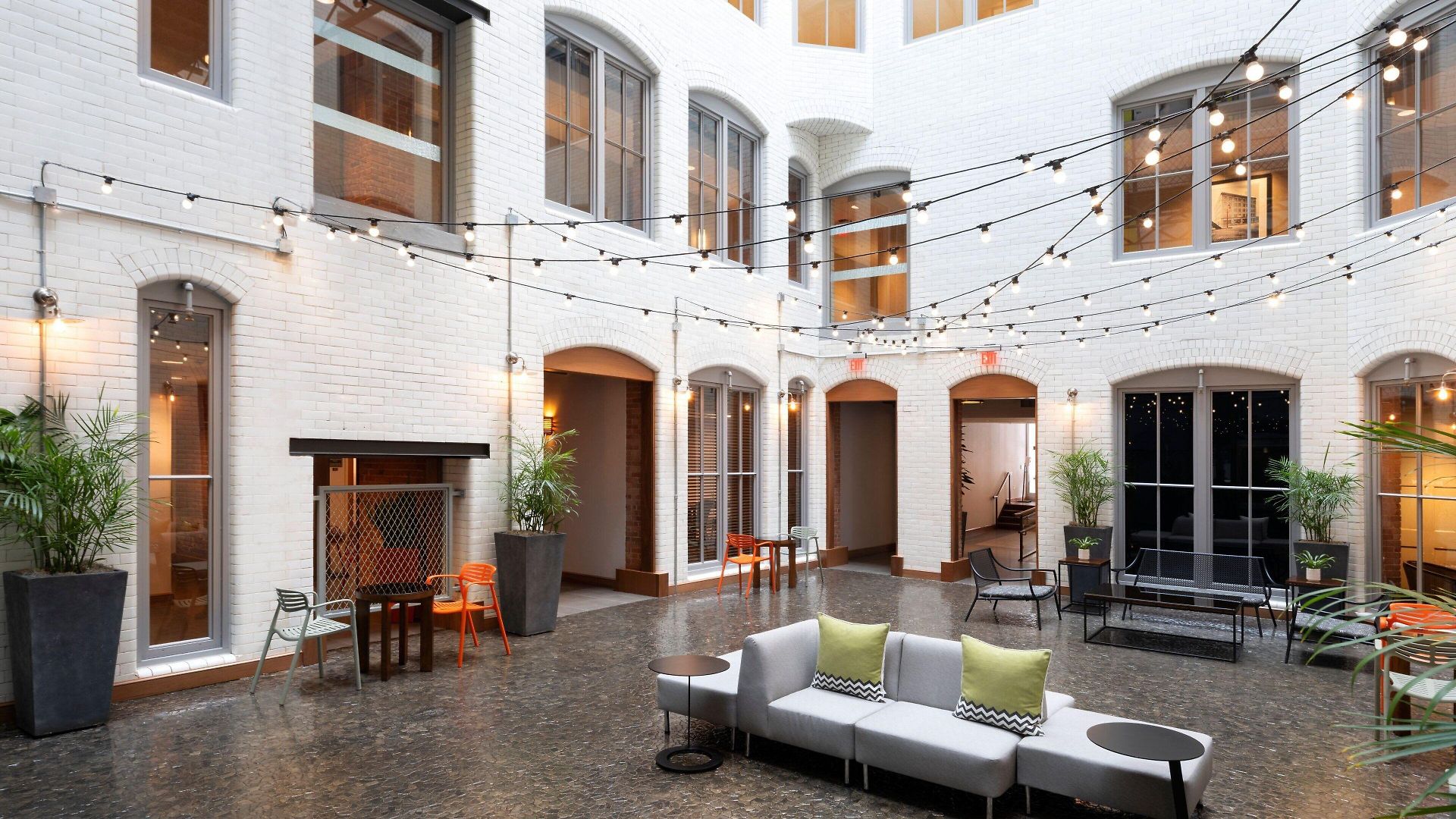 By Marriott Downtown Seaport 3* Boston