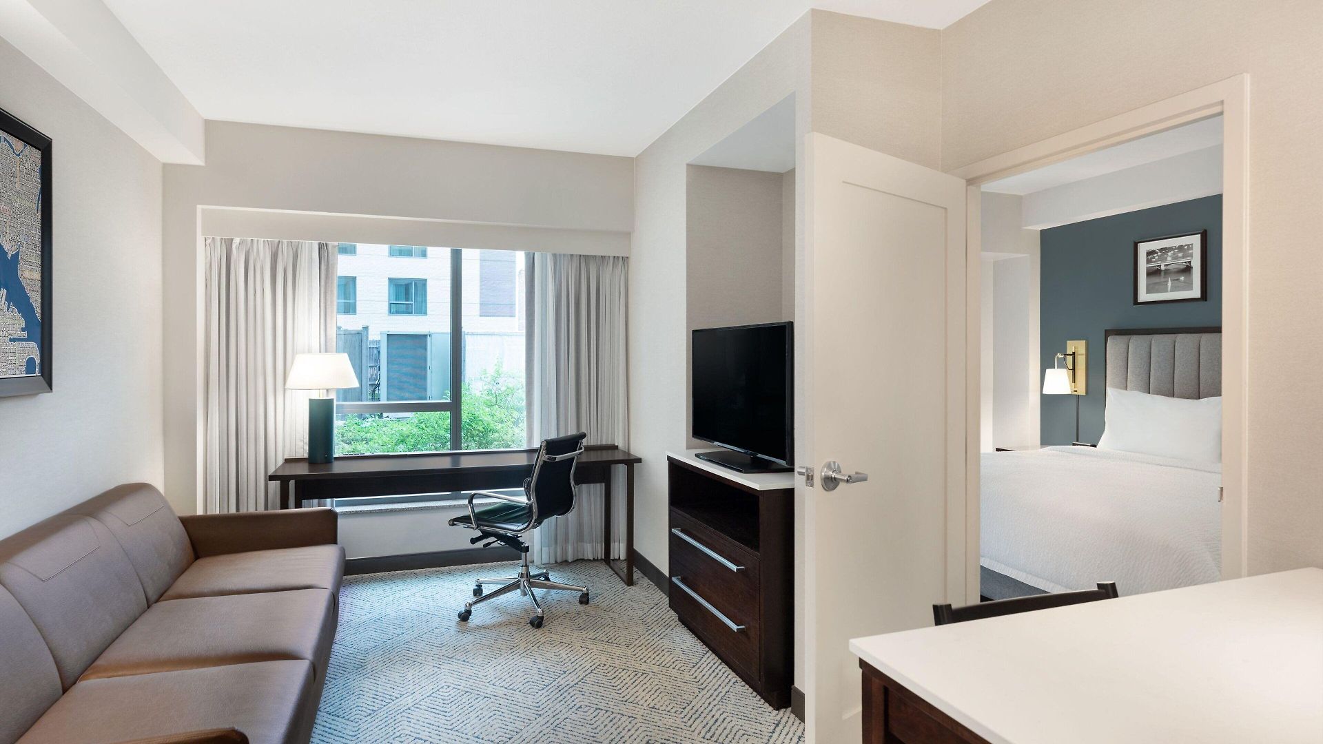 Hotel By Marriott Back Bay/fenway