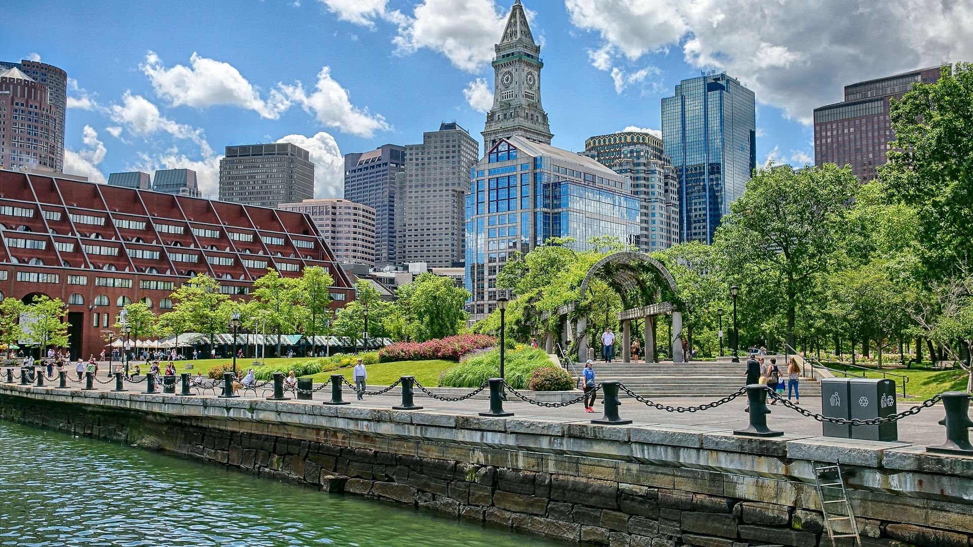 Yacht Haven 4* Boston
