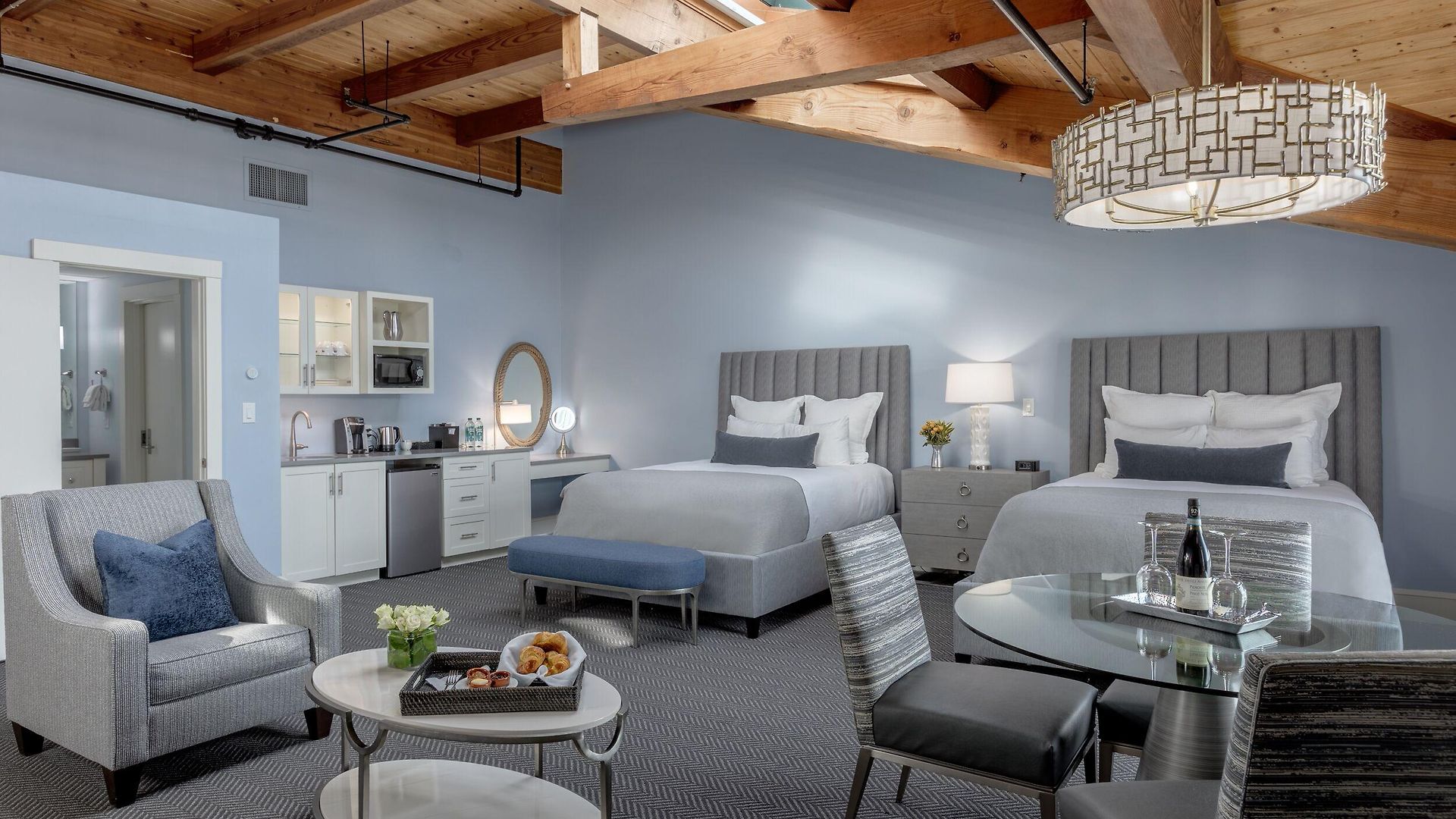 Inn Yacht Haven 4*