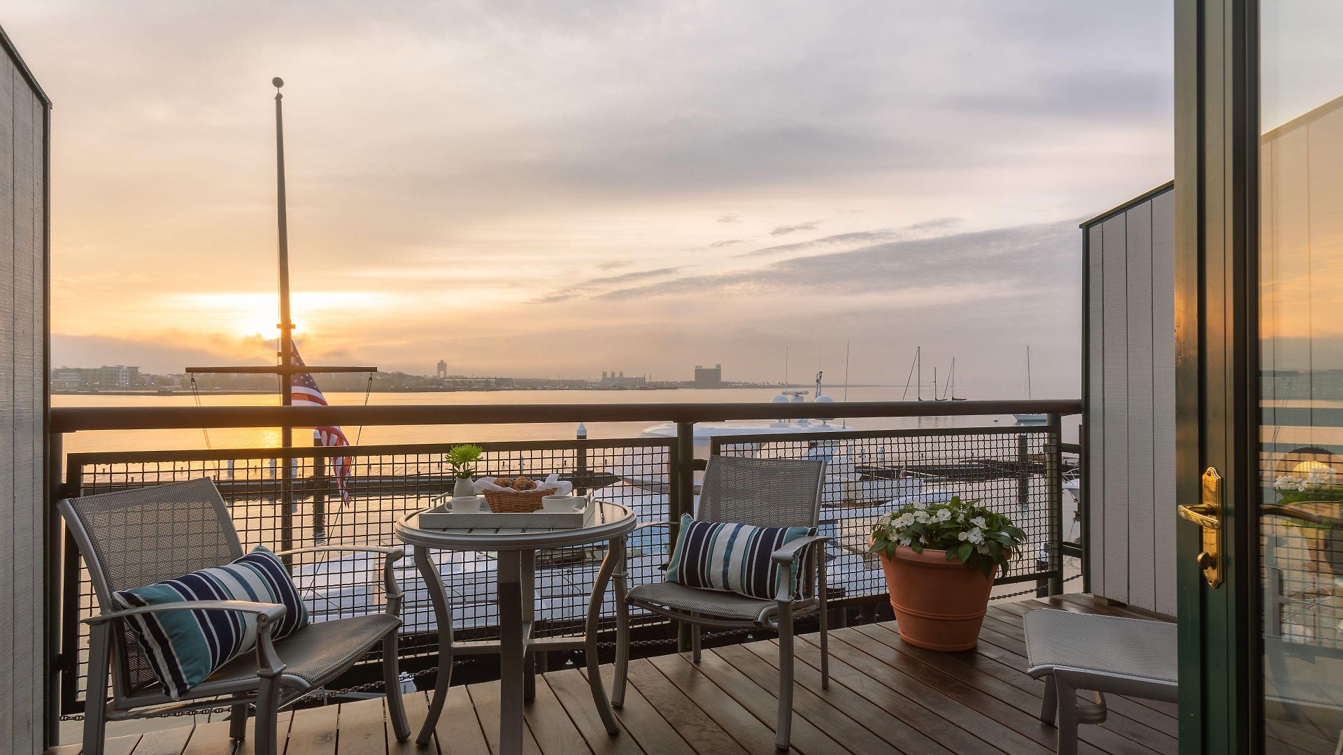Yacht Haven Inn