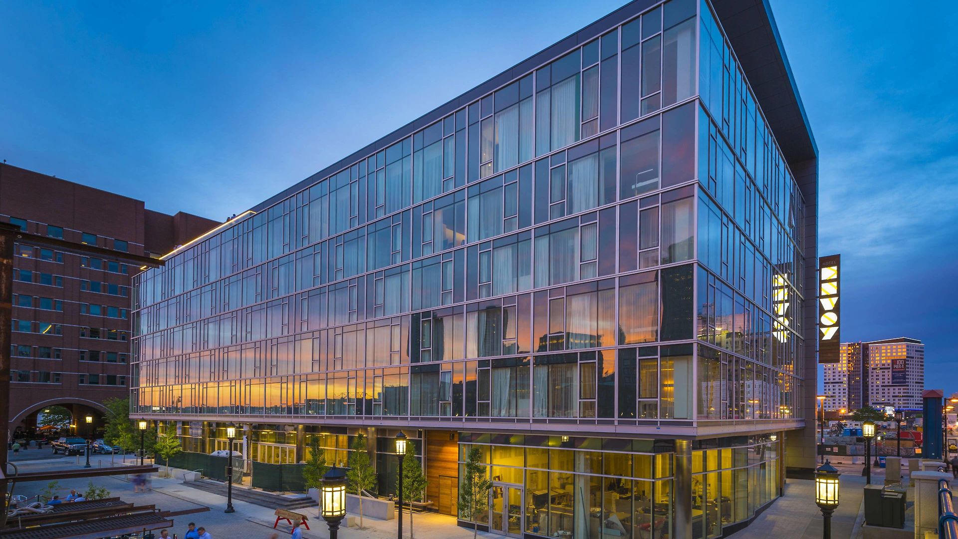 The Envoy Hotel, Autograph Collection 4*