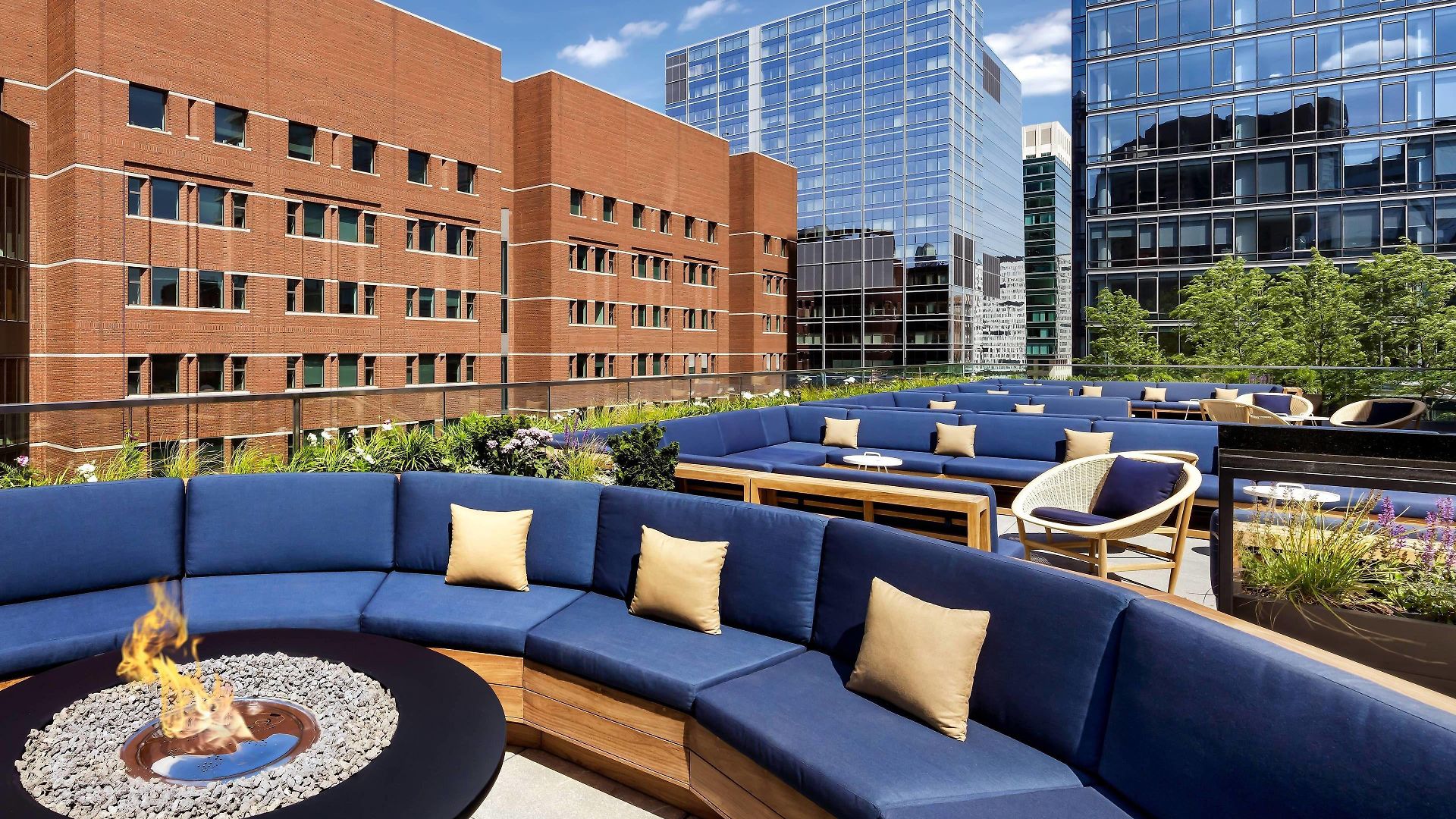 The Envoy Hotel, Autograph Collection 4* Boston