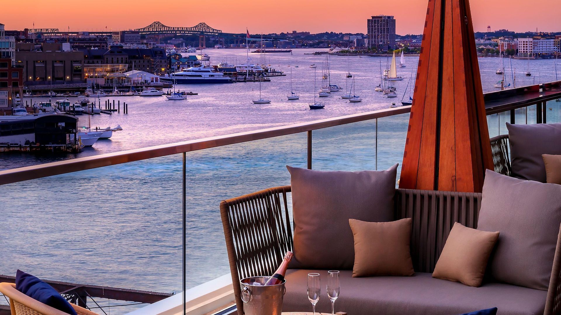 The Envoy Hotel, Autograph Collection Hotel 4*