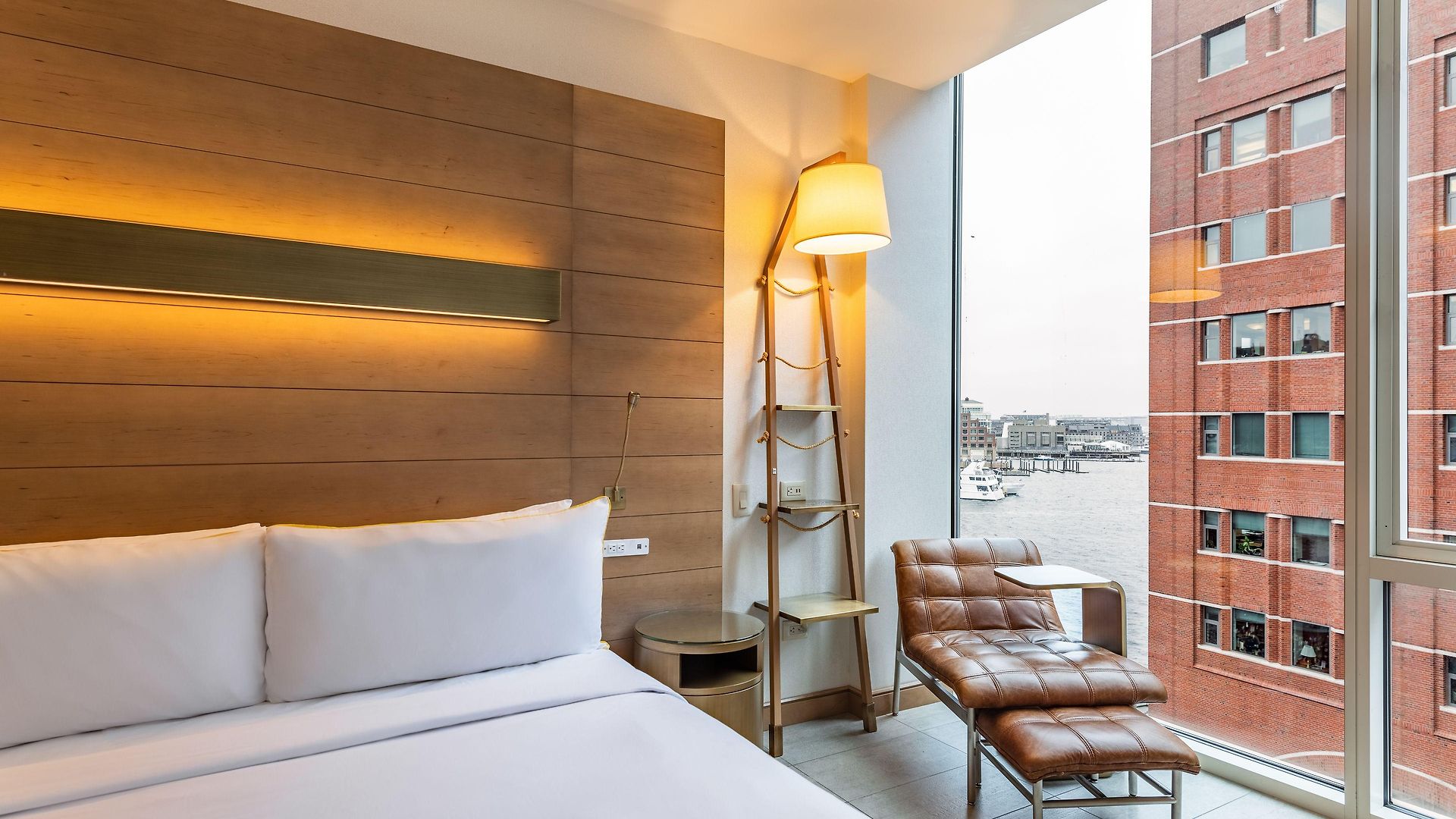 The Envoy Hotel, Autograph Collection Hotel 4*