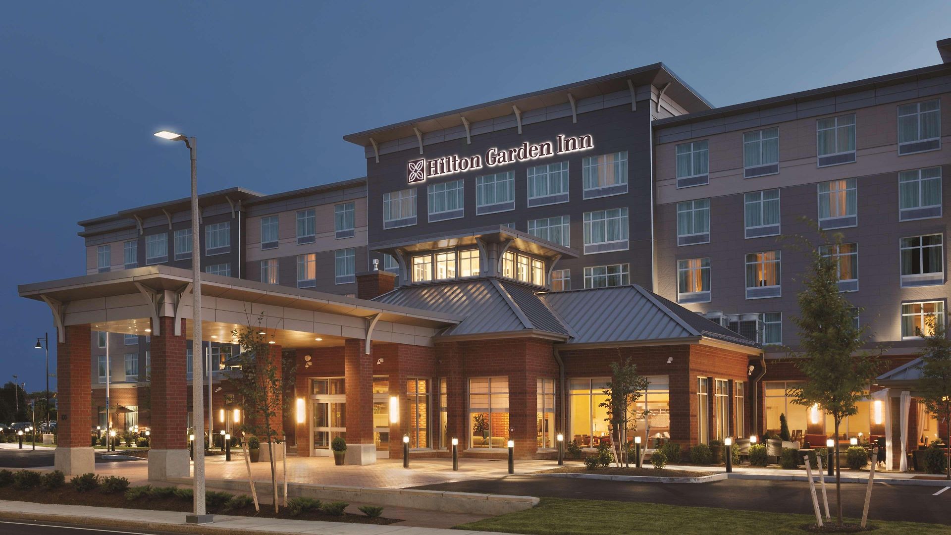 Hotel Hilton Garden Logan Airport 3*