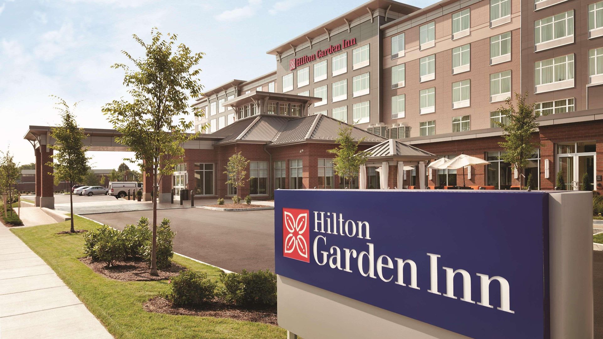 Hilton Garden Logan Airport 3*