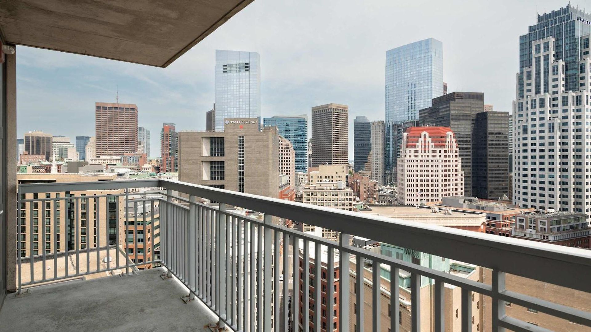 2br Penthouse Common Dt Apartment