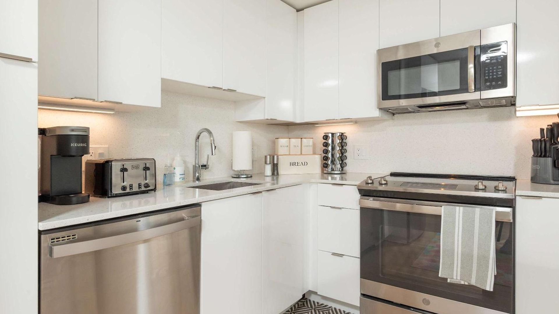 2br Penthouse Common Dt Boston