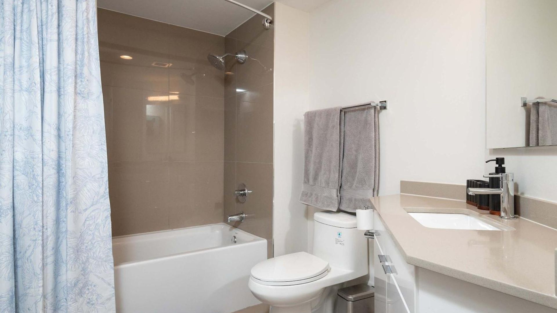Apartment 2br Penthouse Common Dt