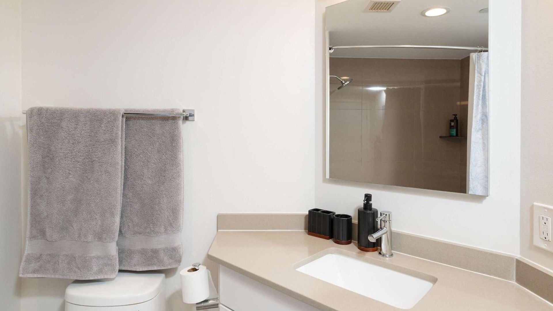 2br Penthouse Common Dt Apartment *