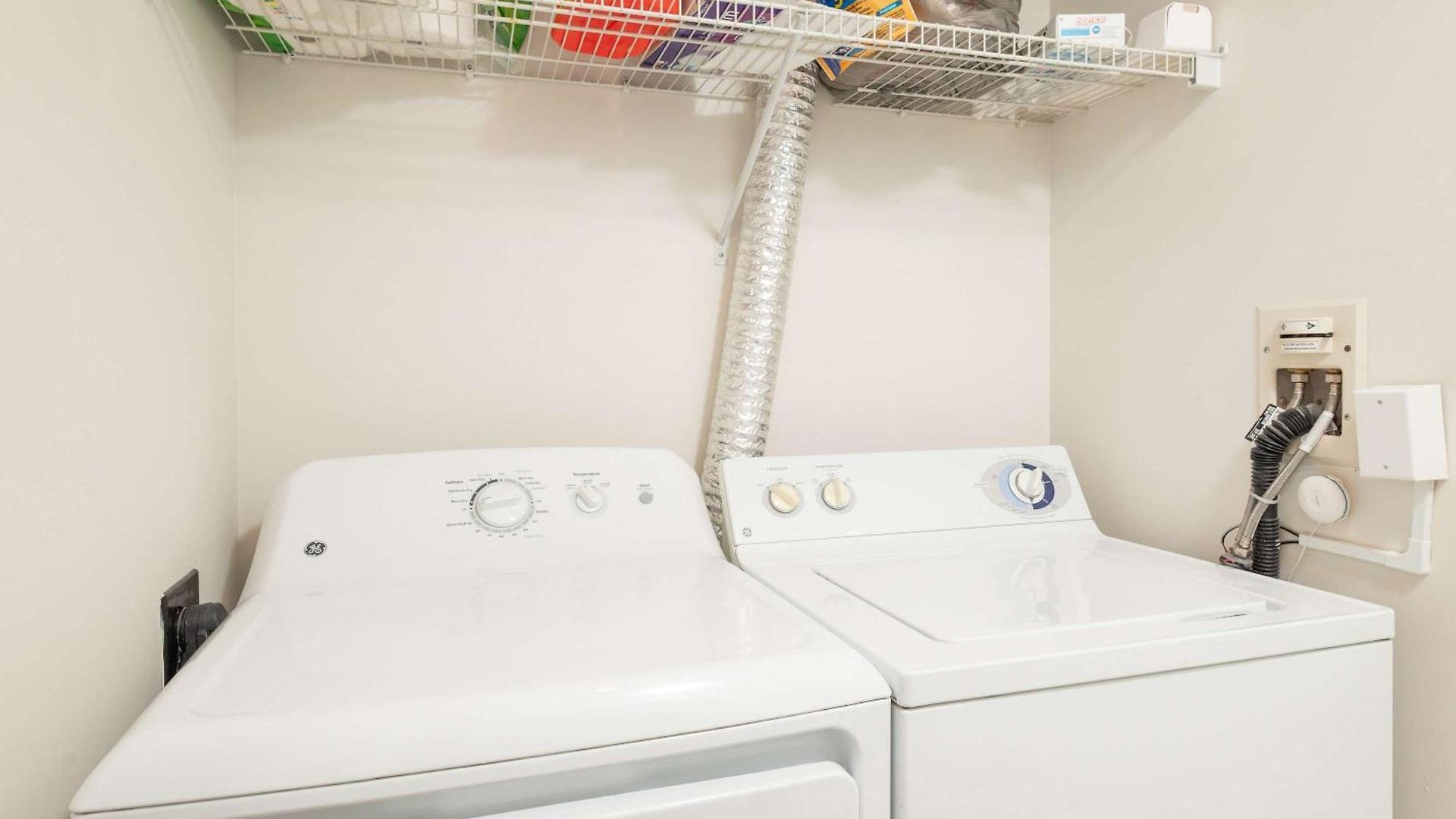 Apartment 2br Penthouse Common Dt *