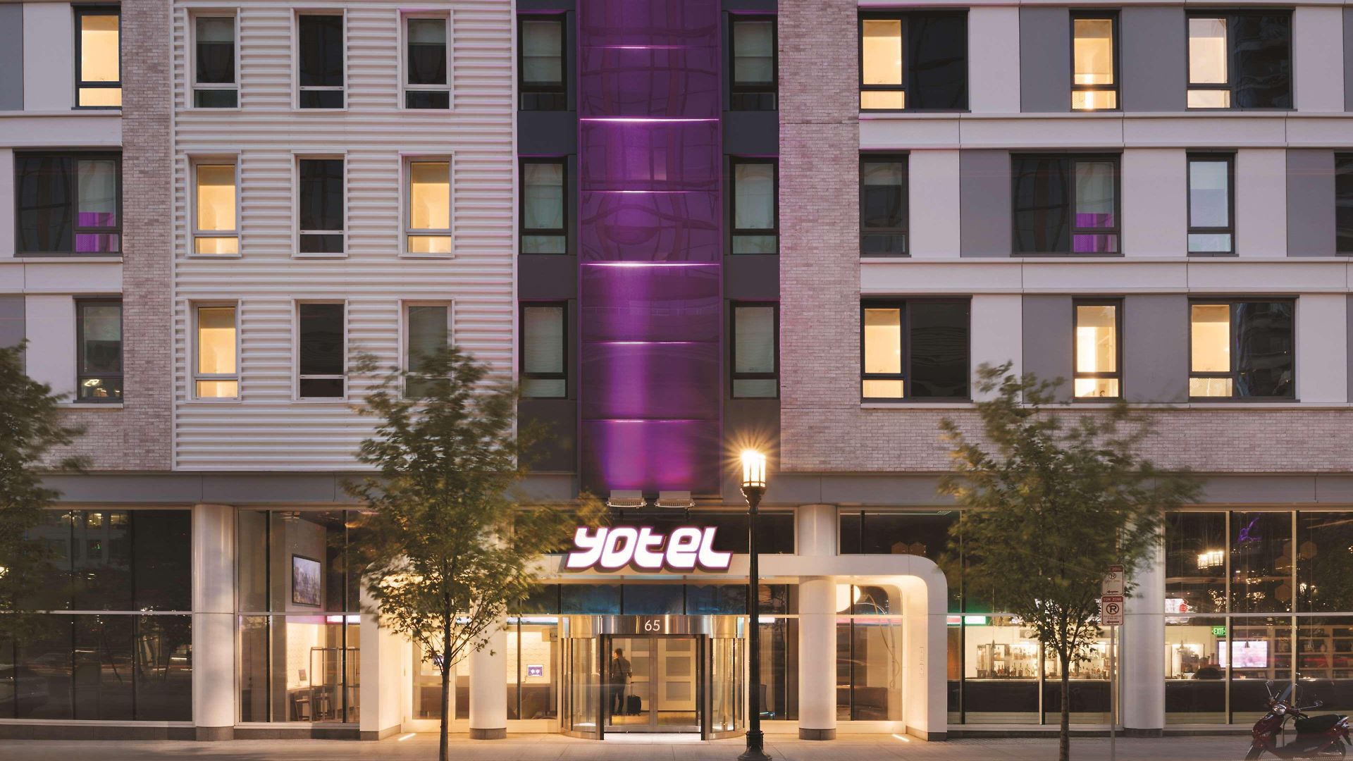 Yotel Hotel 4*