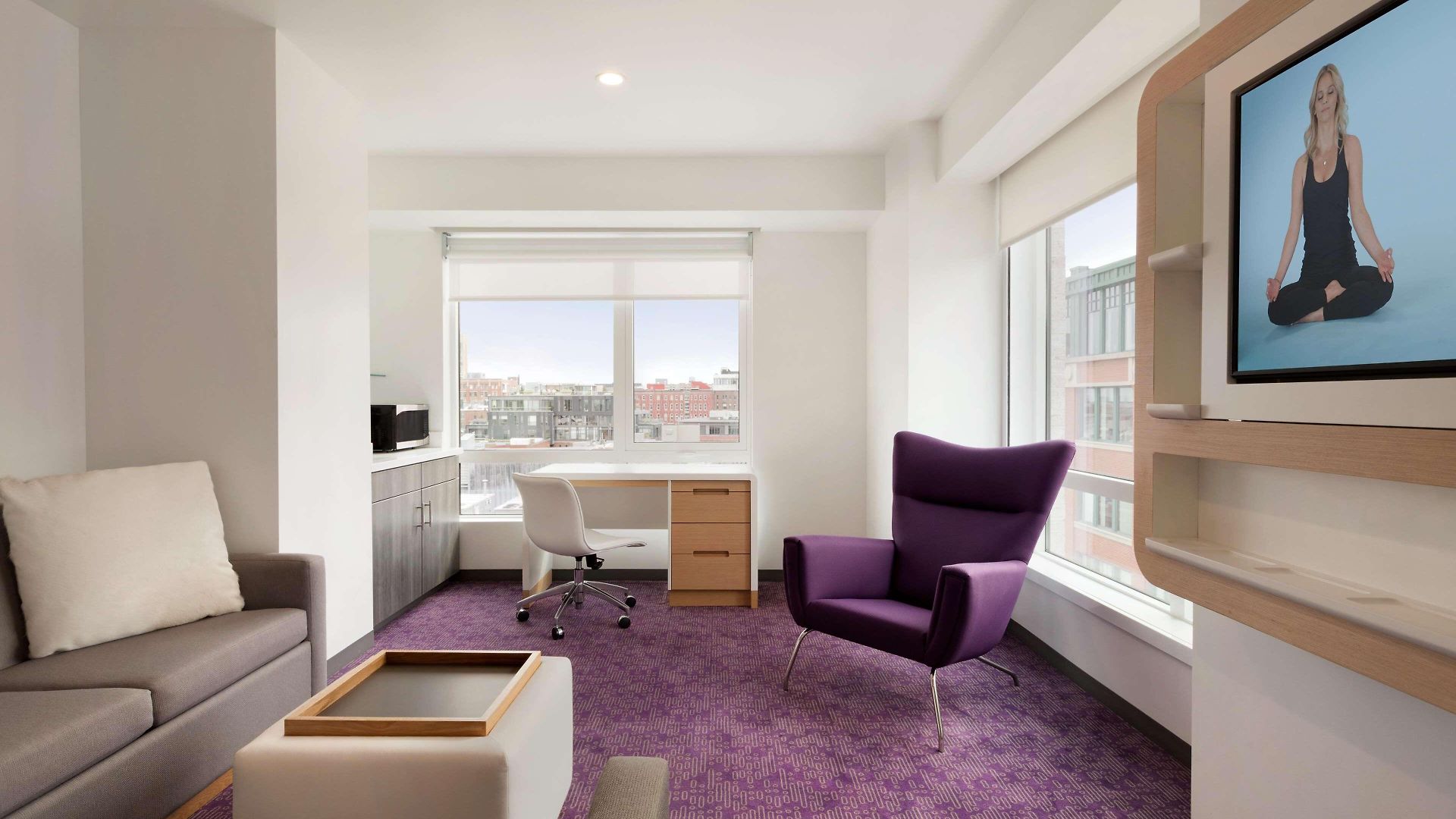 Yotel 4*