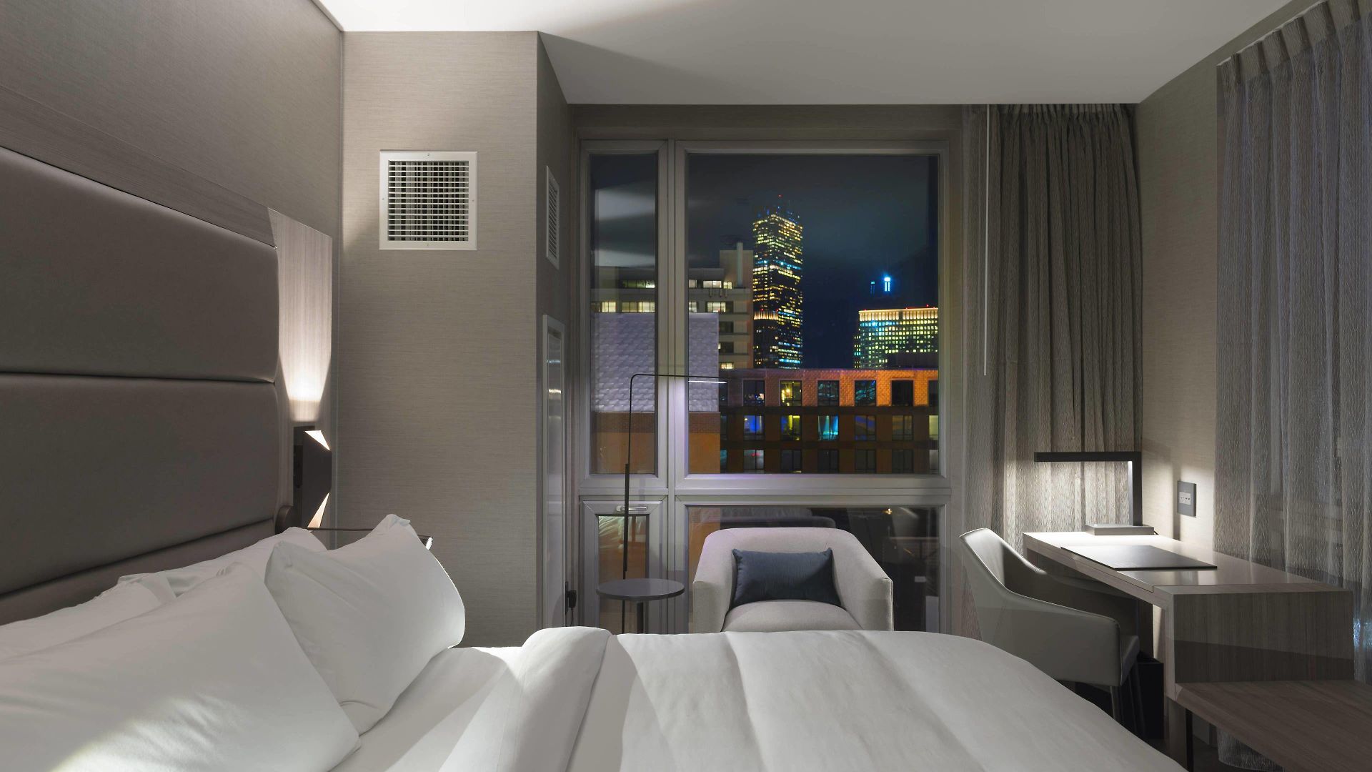 Hotel Ac By Marriott Downtown 4*